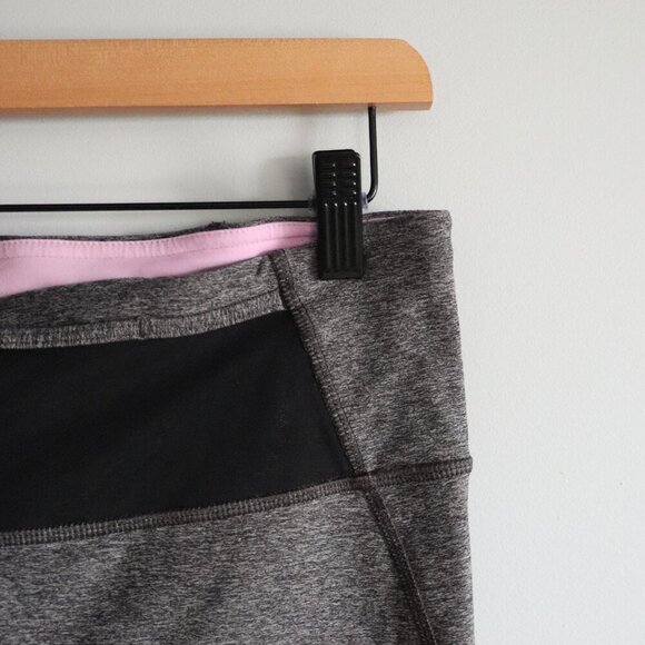 Lululemon Women's Pink/Grey Size 8 Pockets Activewear Crop Stretch Leggings - Picture 4 of 11